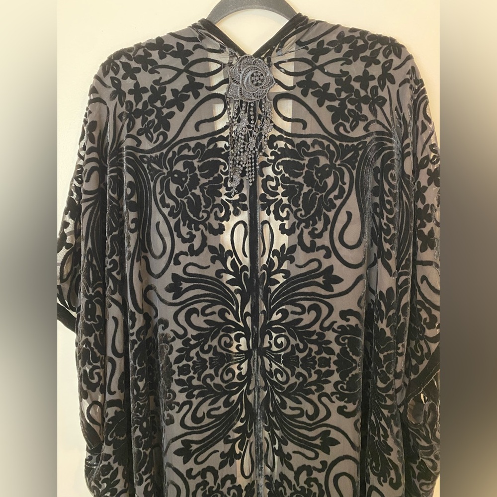 Pat Dahnke Velvet Burnout Fringe Wrap Black - Picture 10 of 13